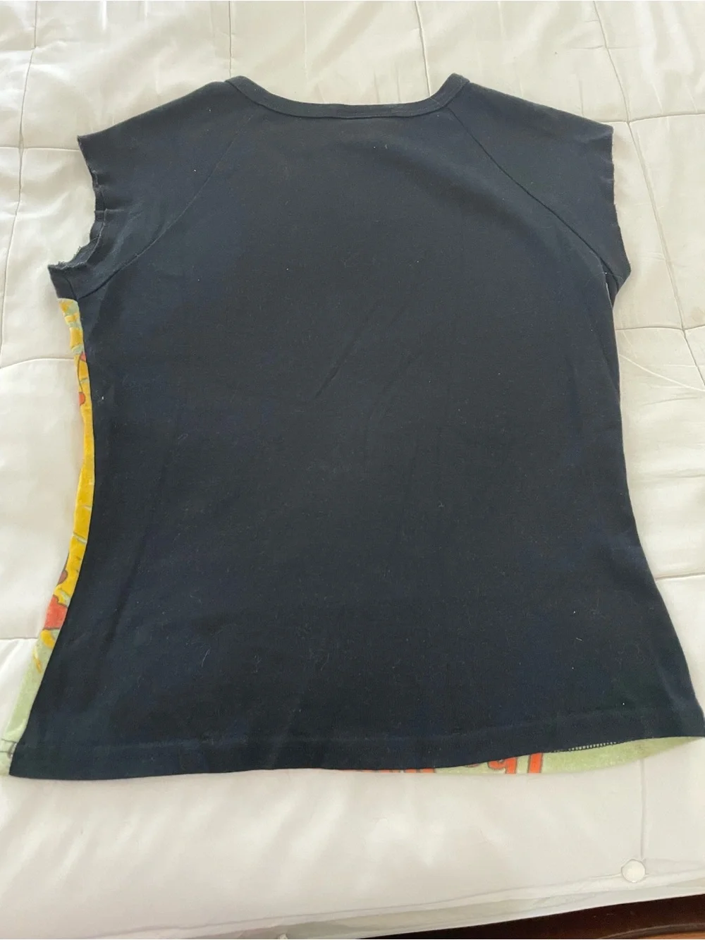 Vintage Mickey Mouse and Minnie Mouse Women’s Disneyland Resorts Tee. - Picture 6 of 6
